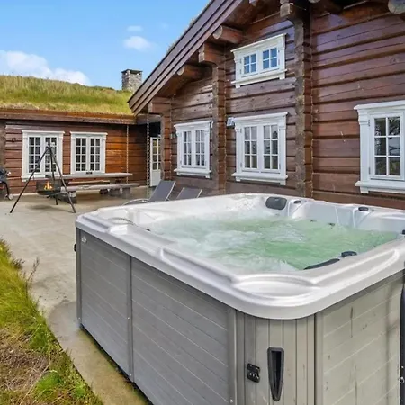Timber With Hot Tub And Runs In Casa de Férias *